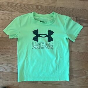 Under Armour, Size 6